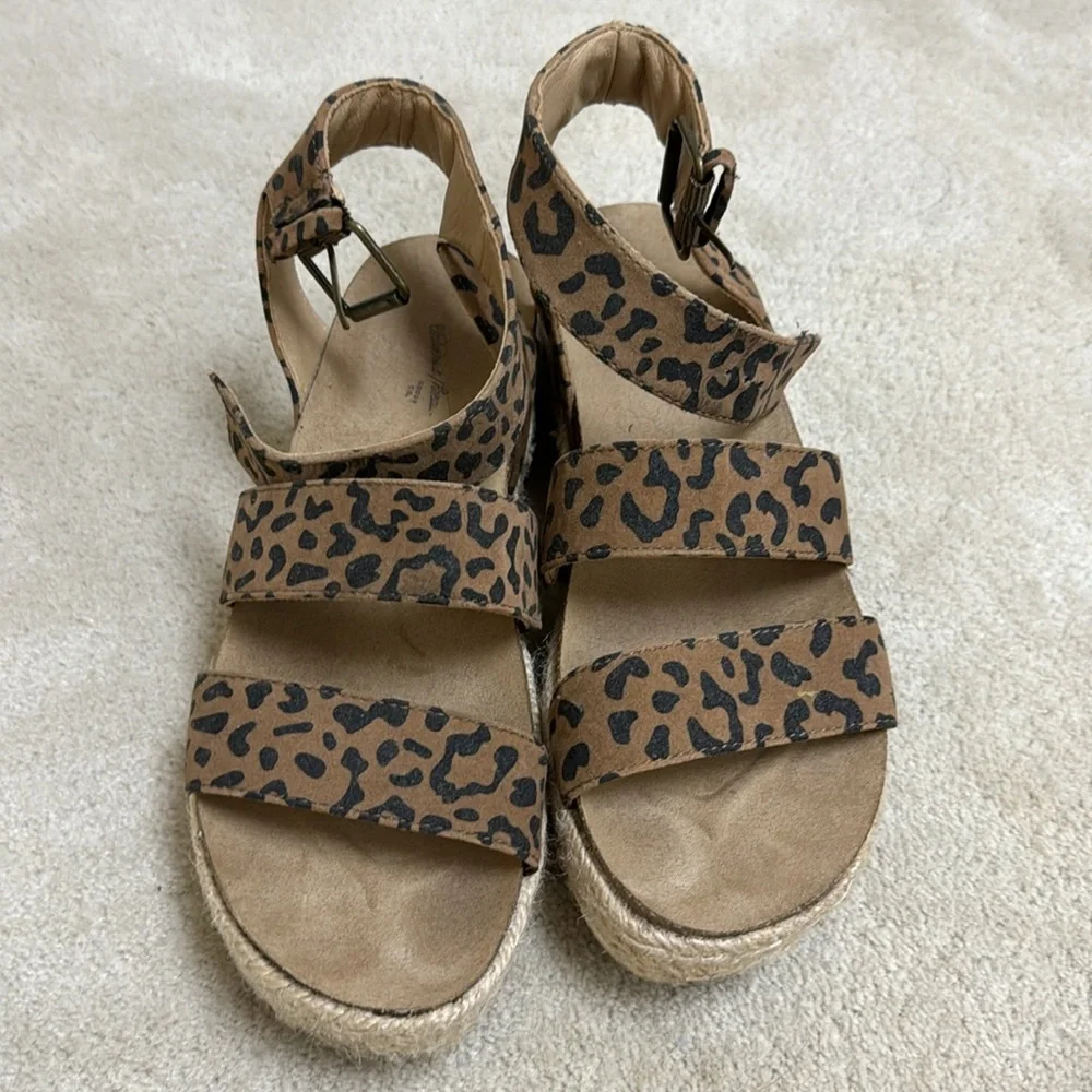 Leopard print sandals - Picture 2 of 5